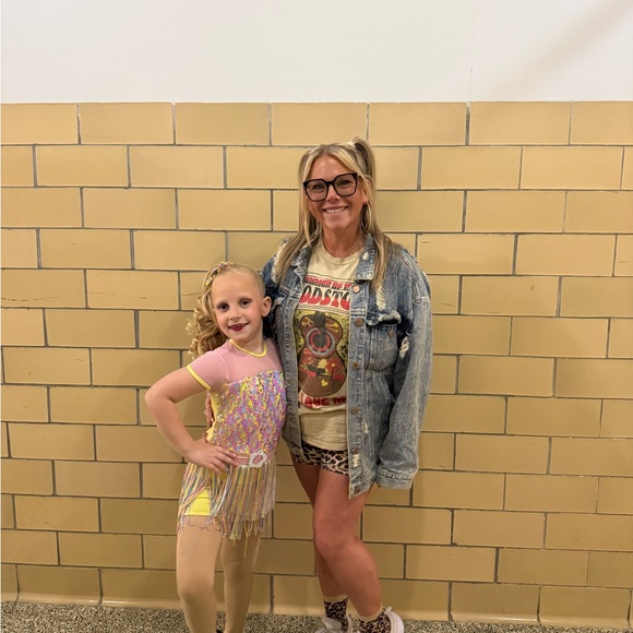 Meet your Posher, Alyssa - Picture 5 of 9